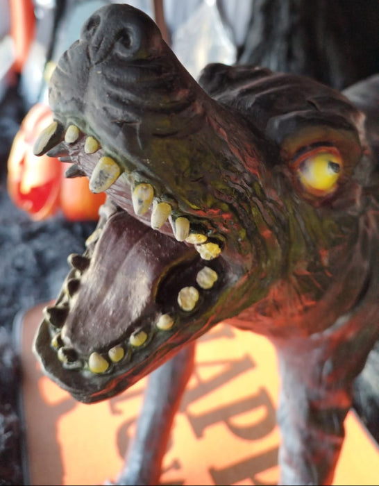 CANE DIABOLICO CON OCCHI LUMINOSI