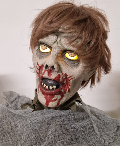 3 ZOMBIE CON LUCI SUONI E MOVIMENTO