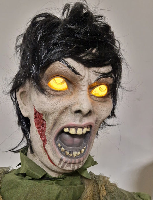 3 ZOMBIE CON LUCI SUONI E MOVIMENTO