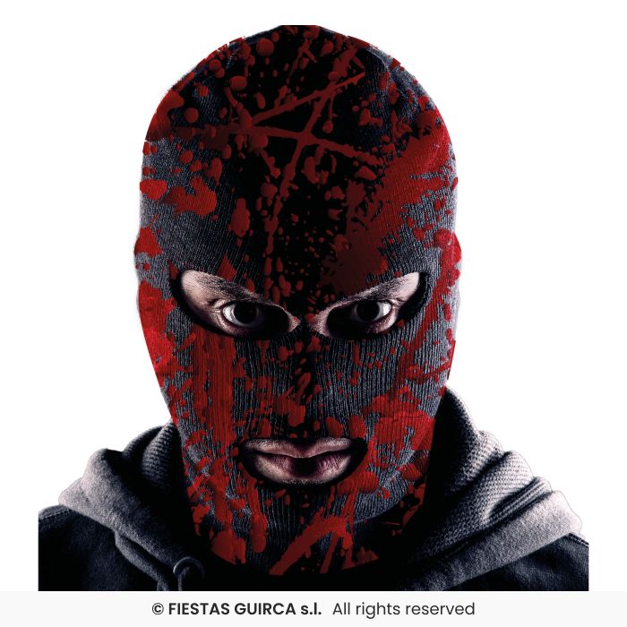 passamontagna nero con sangue